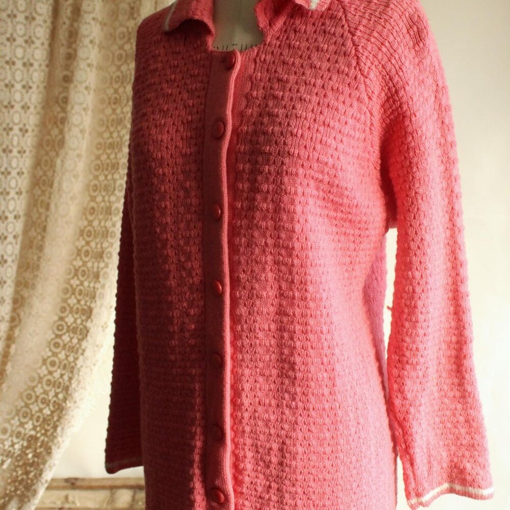 Vintage 1950s 1960s Sweater, Handknit Pink Cardigan with Collar - Picture 8 of 12